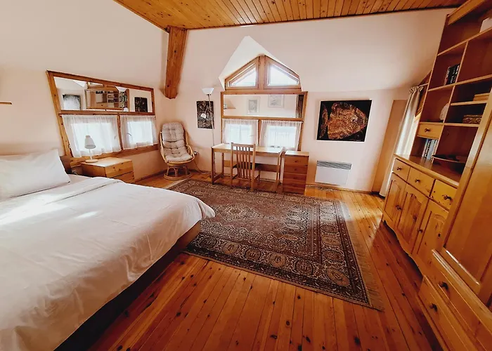 The Architect\'S Apartment - Top Center, Spacious, Unique